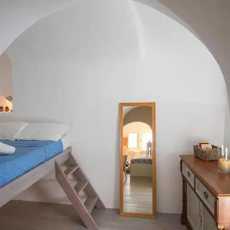 Luxury Cave At Oia, Greece Holiday home