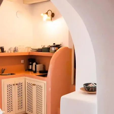 Luxury Cave At Oia, Greece *