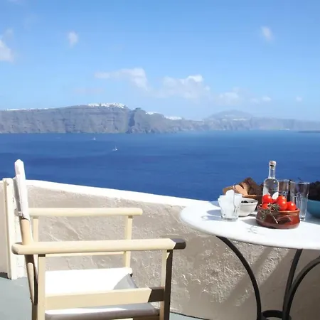 Luxury Cave At Oia, Greece Holiday home *