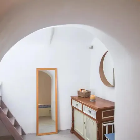 Luxury Cave At Oia, Greece * Oia (Santorini)