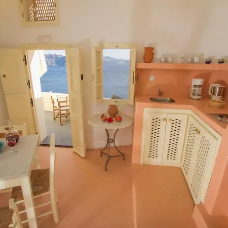 Luxury Cave At Oia, Greece