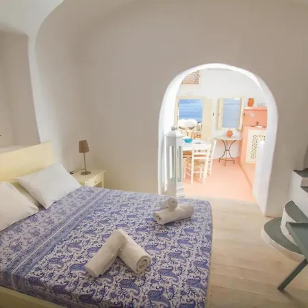 Luxury Cave At Oia, Greece Holiday home