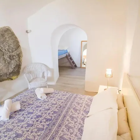 Luxury Cave At Oia, Greece *