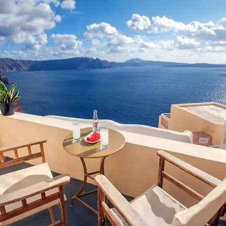 Luxury Cave At Oia, Greece Holiday home